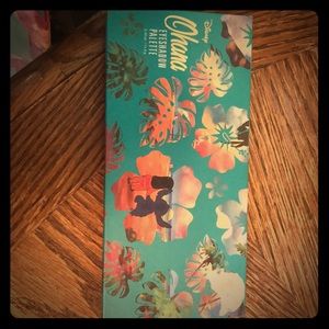 Hot topic Ohana Eyeshadow pallete